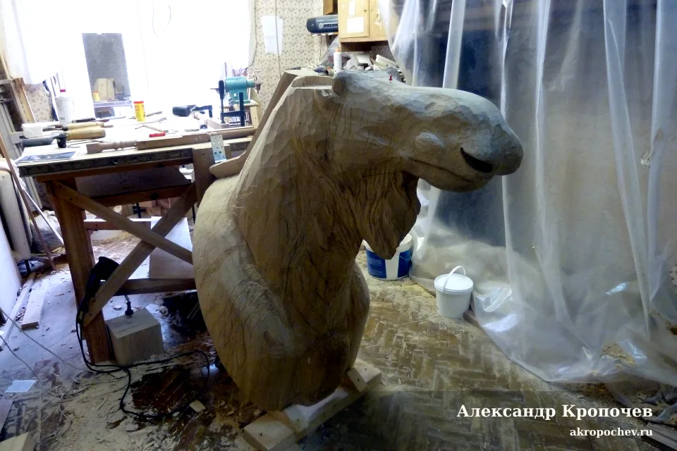 Крупная резная маска лося из липы