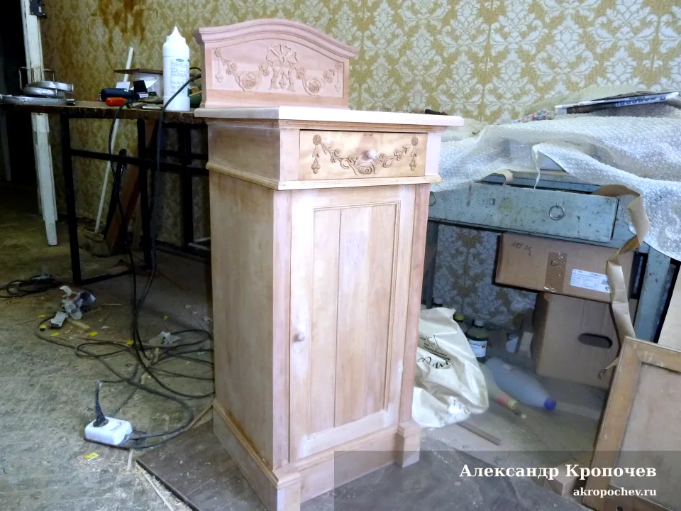 Боковая часть тумбы из груши