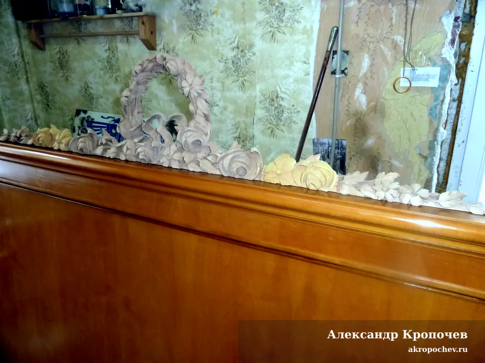 Кровать из груши в процессе реставрации