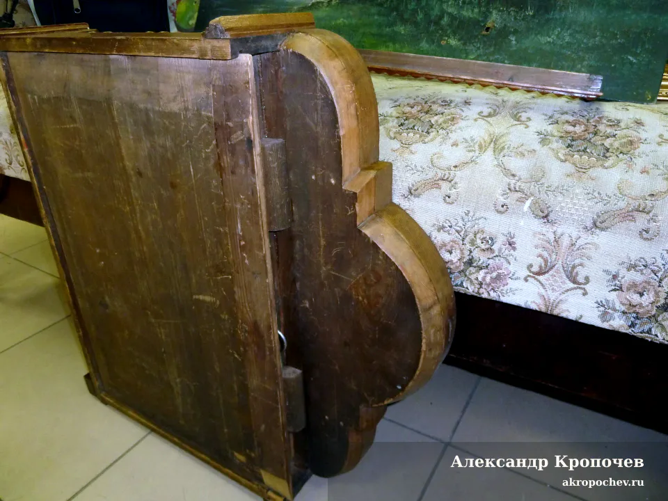 Боковая деталь дубового киота